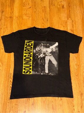 Y2K VTG SOUNDGARDEN Louder Than Love Graphic Tee Men’s LARGE